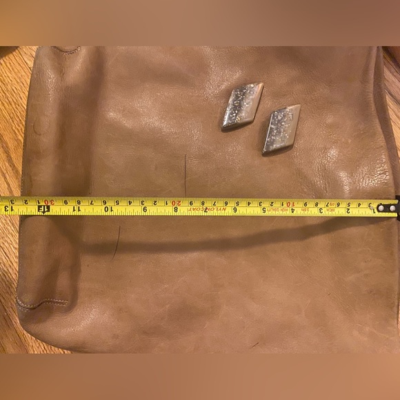 COACH Soft LEATHER CARRIE TOTE HANDBAG, BROWN, USED. - Picture 6 of 13